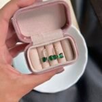 Emerald Bow Earring - Image 2