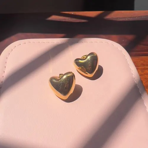 chunky heart Statement Heart Studs - Image 1